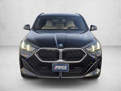 Certified 2025 BMW X2 xDrive28i w/ Premium Package image 2