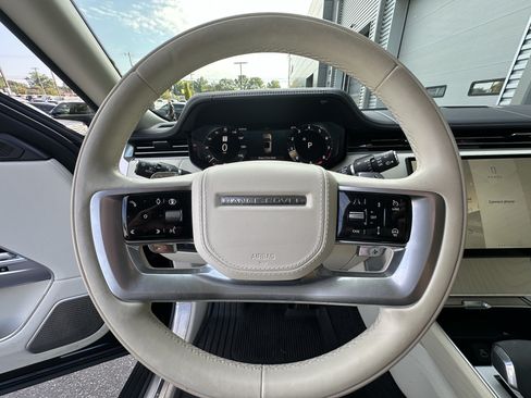 Certified 2024 Land Rover Range Rover Autobiography AWD/4WD image 18
