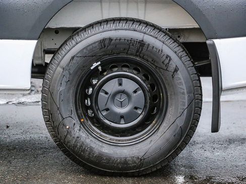 New 2025 Mercedes-Benz Sprinter 2500 image 9