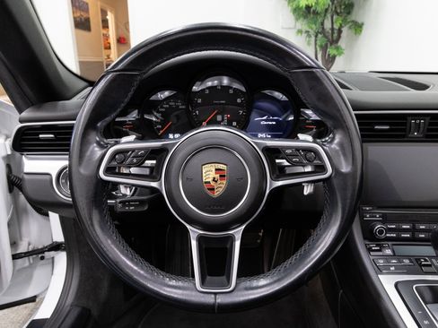 Used 2017 Porsche 911 Carrera image 15