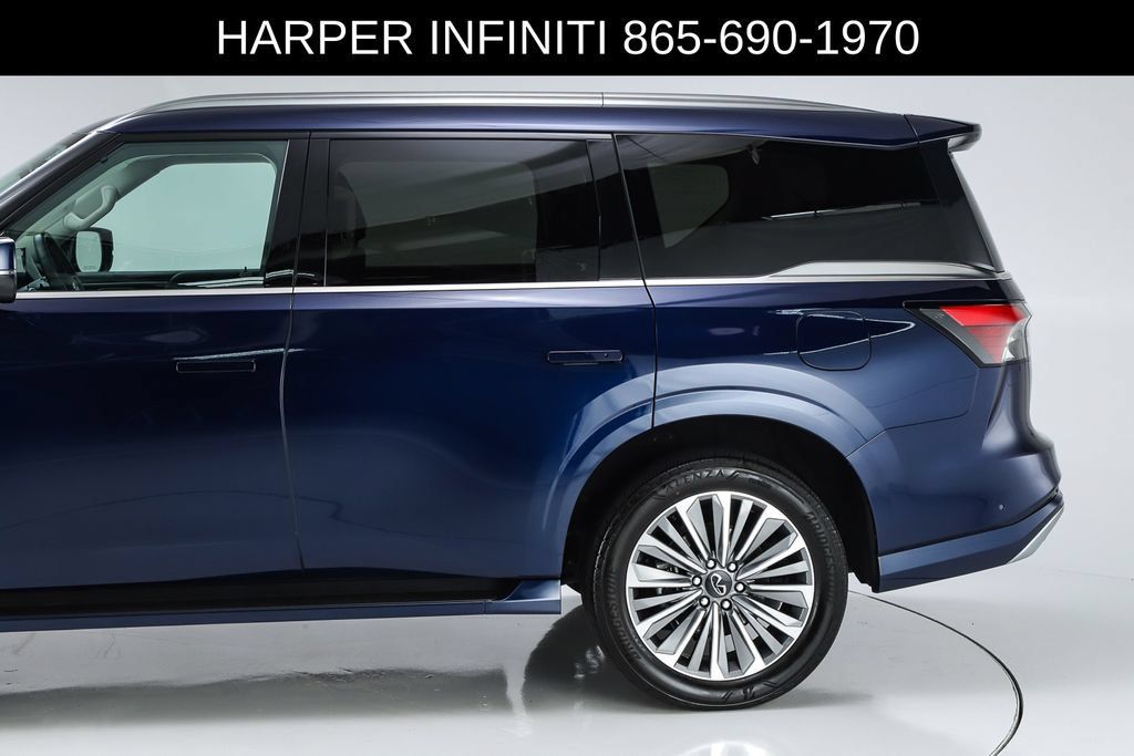 Used 2025 INFINITI QX80 Sensory AWD/4WD image 4