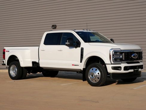 New 2026 Ford F450 Platinum w/ FX4 Off-Road Package AWD/4WD image 1