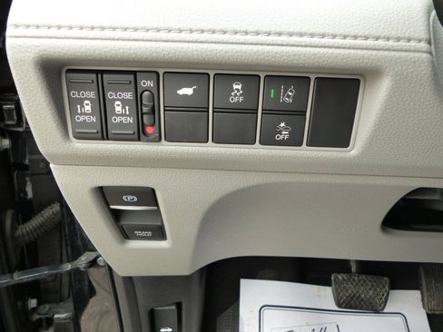 Used 2018 Honda Odyssey EX-L image 25