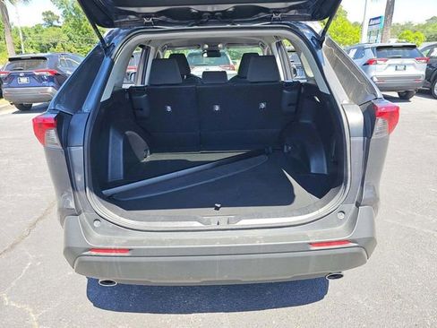 Used 2022 Toyota RAV4 XLE w/ Carpet Mat Package (TMS) AWD/4WD image 13