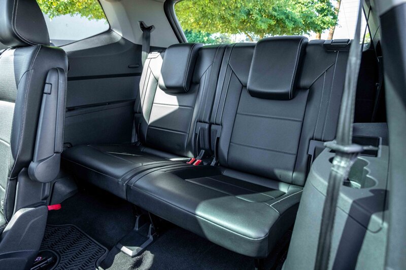 Used 2021 Volkswagen Atlas SE w/ Panoramic Sunroof Package FWD image 19