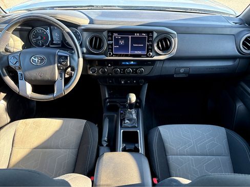Used 2022 Toyota Tacoma image 4