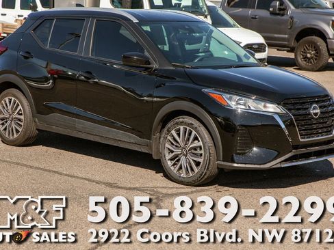 Used 2024 Nissan Kicks SV image 1