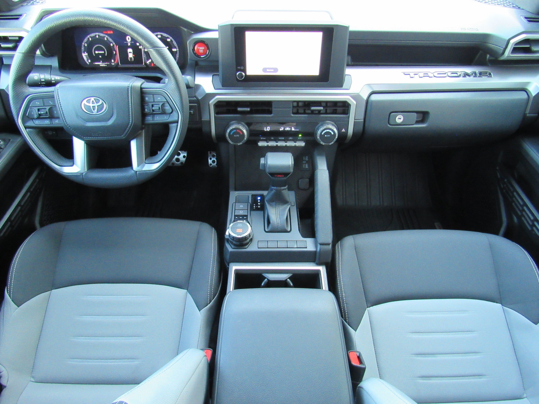 Used 2025 Toyota Tacoma TRD Sport w/ Blackout Package (GST) AWD/4WD image 33