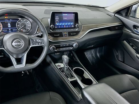 Used 2023 Nissan Altima 2.5 SV image 16