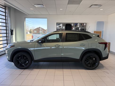 New 2026 Chevrolet Trax ACTIV w/ Sunroof Package image 2