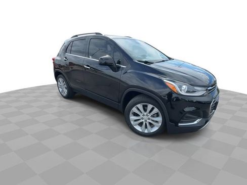 Certified 2020 Chevrolet Trax Premier FWD image 2