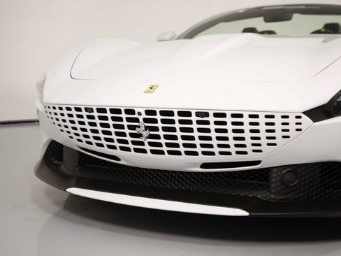 Certified 2026 Ferrari Roma Spider RWD image 10