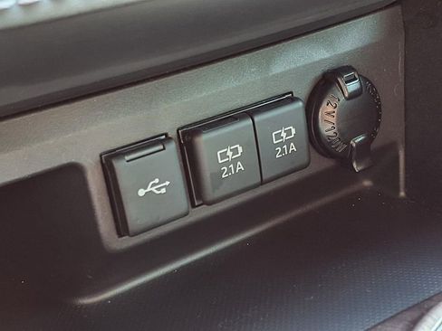 Used 2021 Toyota Highlander Platinum FWD image 24