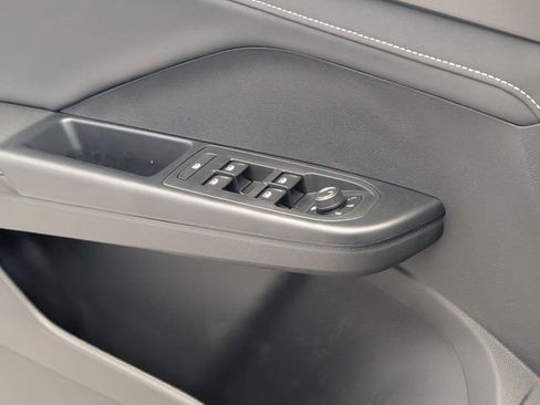 New 2026 Volkswagen Taos SE FWD image 23
