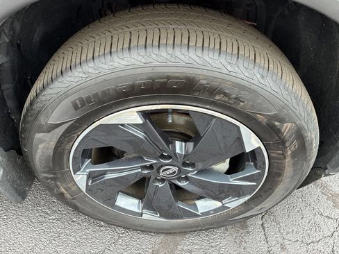 Certified 2026 Nissan Rogue SV AWD/4WD image 9