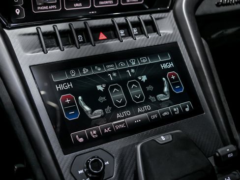 Used 2023 Lamborghini Urus Performante image 38