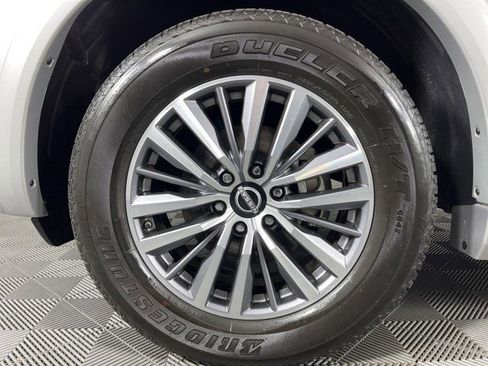 Used 2024 Nissan Armada SL image 9