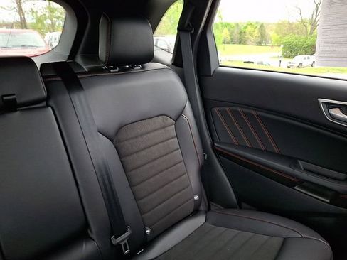 Certified 2024 Ford Edge ST-Line AWD/4WD image 28