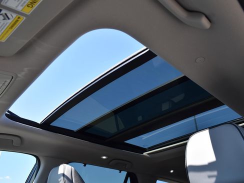 Used 2023 Honda Pilot Elite image 11