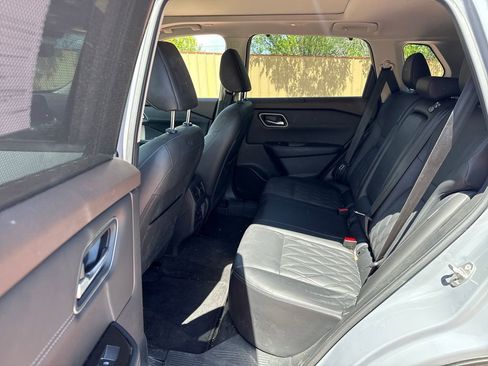 Used 2022 Nissan Rogue Platinum w/ Head-Up Display Package AWD/4WD image 18