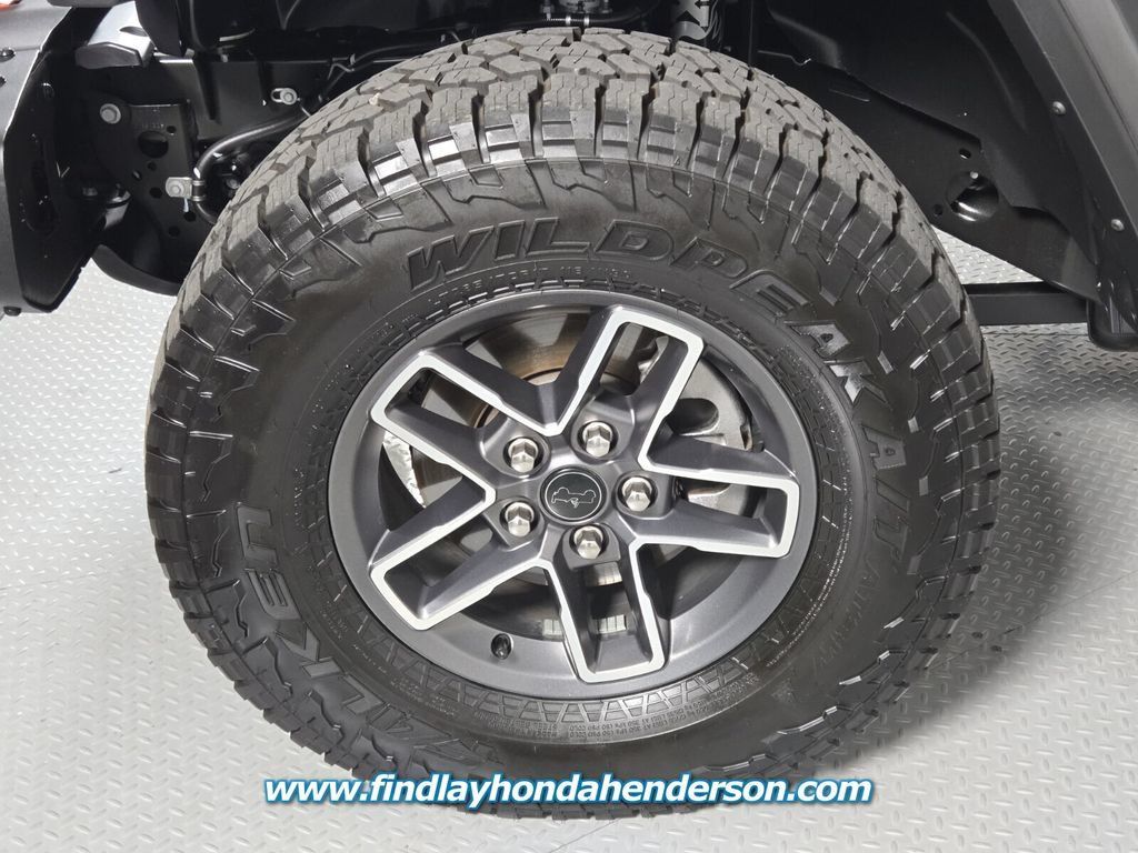 Used 2025 Jeep Gladiator Mojave AWD/4WD image 9