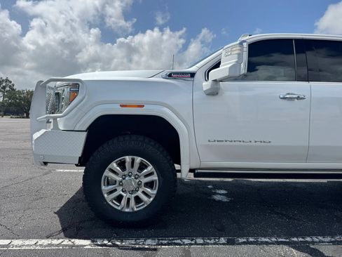 Used 2022 GMC Sierra 3500 Denali w/ Technology Package AWD/4WD image 13
