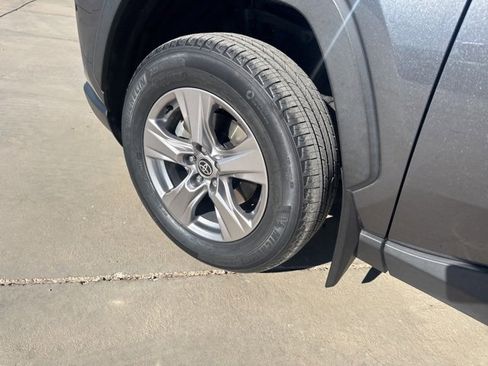 Used 2022 Toyota RAV4 XLE image 9