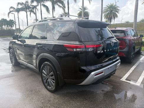Used 2024 Nissan Pathfinder SL w/ SL Premium Package FWD image 4