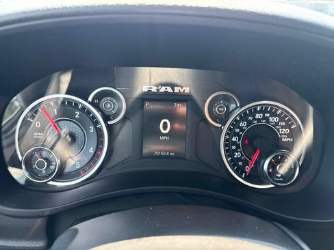 Used 2024 RAM 3500 Tradesman w/ Chrome Appearance Group AWD/4WD image 9