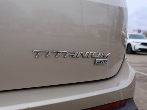 Used 2017 Ford Edge Titanium w/ Equipment Group 301A image 7