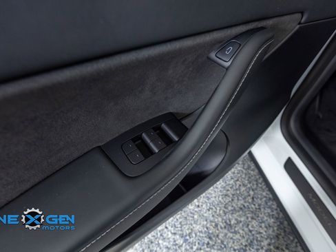 Used 2022 Tesla Model Y Performance AWD/4WD image 12