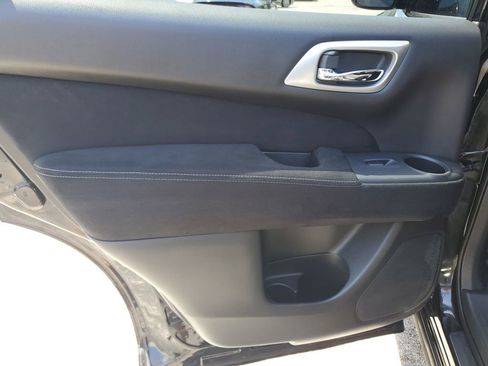 Used 2015 Nissan Pathfinder S FWD image 10