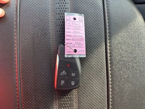 Used 2024 Chevrolet Silverado 1500 High Country w/ High Country Premium Package image 32