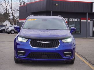 Used 2021 Chrysler Pacifica Touring video 2