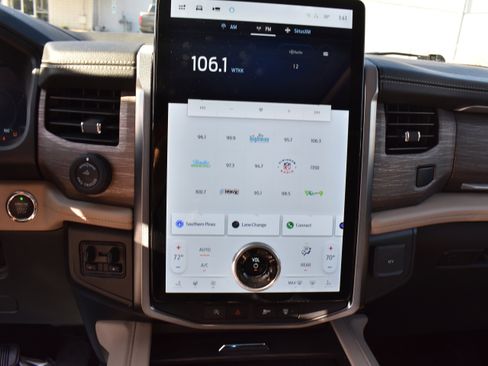 Used 2024 Ford Expedition Limited image 20