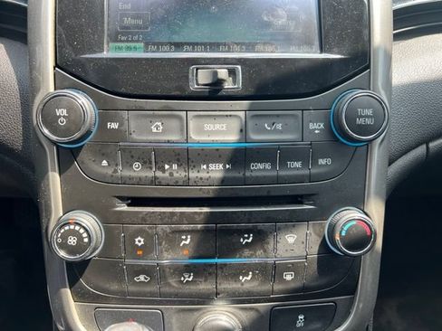 Used 2016 Chevrolet Malibu LT FWD image 23