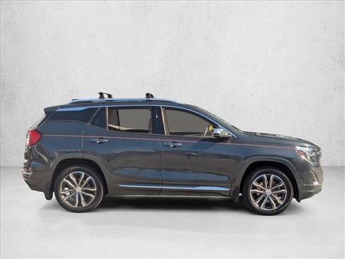 Used 2019 GMC Terrain Denali w/ Advanced Safety Package AWD/4WD image 4