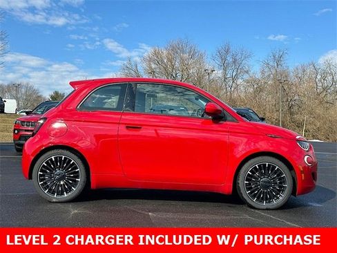 New 2024 FIAT 500 e (RED) image 9