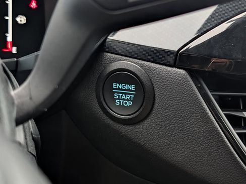 Certified 2025 Ford Escape ST-Line image 24