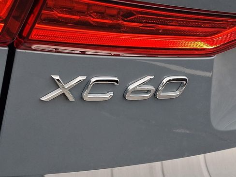 Certified 2023 Volvo XC60 B5 Plus w/ Climate Package AWD/4WD image 29