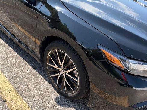 Used 2023 Toyota Camry SE FWD image 11