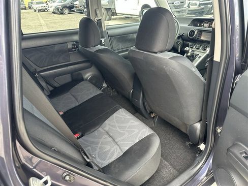 Used 2012 Scion xB FWD image 11