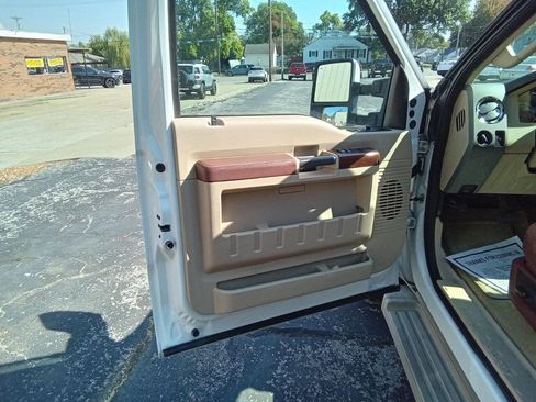Used 2008 Ford F350 Lariat image 14