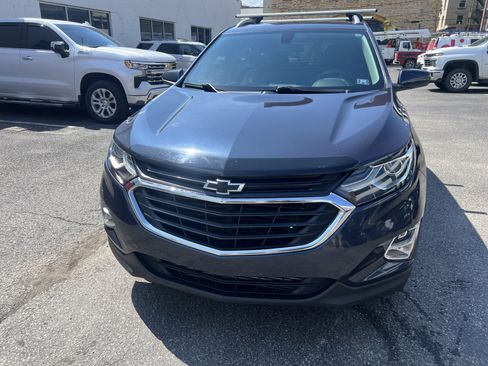 Used 2019 Chevrolet Equinox LT w/ Sun & Navigation Package AWD/4WD image 2
