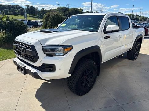 Used 2021 Toyota Tacoma TRD Pro AWD/4WD image 3