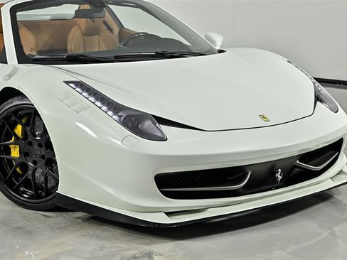 Used 2013 Ferrari 458 Spider RWD image 2