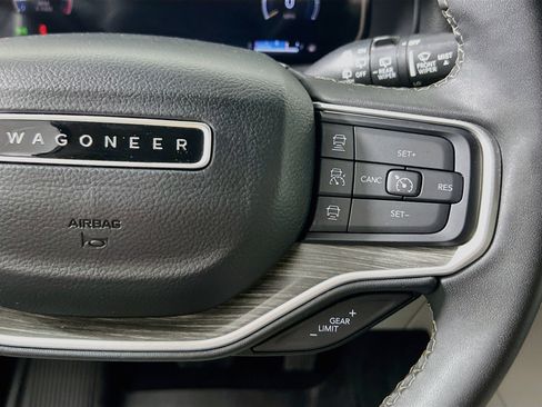 Used 2024 Jeep Wagoneer Series II w/ Flexible Seating Group RWD image 19