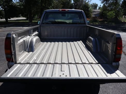 Used 1999 Chevrolet Silverado 2500 LS w/ Firm Ride Suspension Pkg AWD/4WD image 14