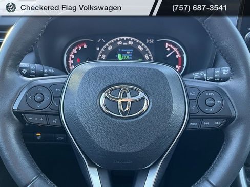 Used 2023 Toyota RAV4 XLE Premium image 36
