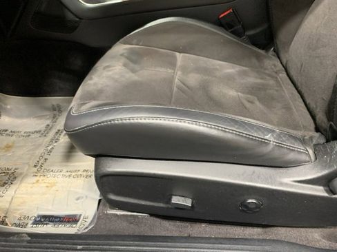 Used 2017 Dodge Challenger GT w/ GT Interior Package image 10